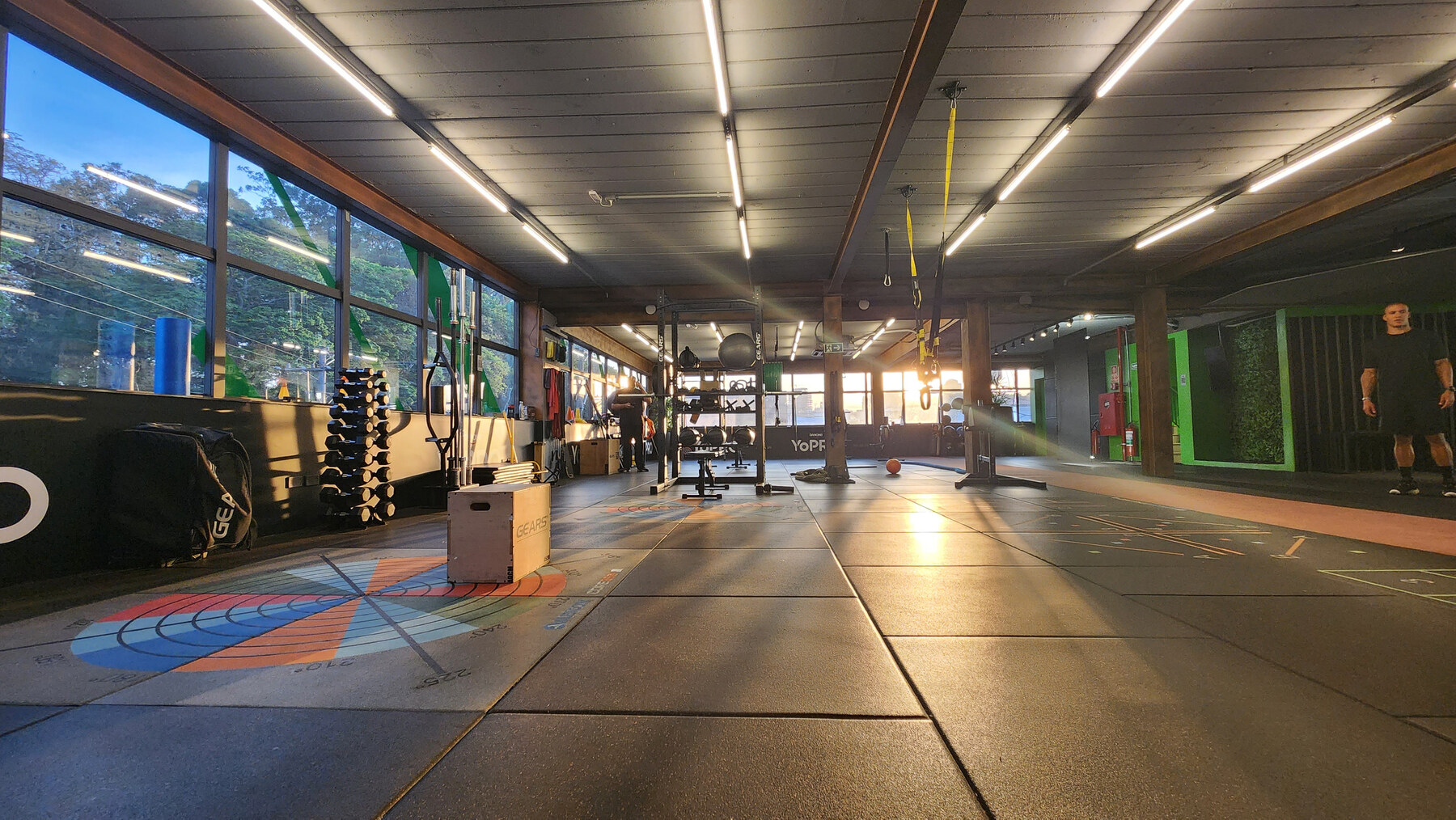Interior do CTZ Ibirapuera em São Paulo ao fim do dia